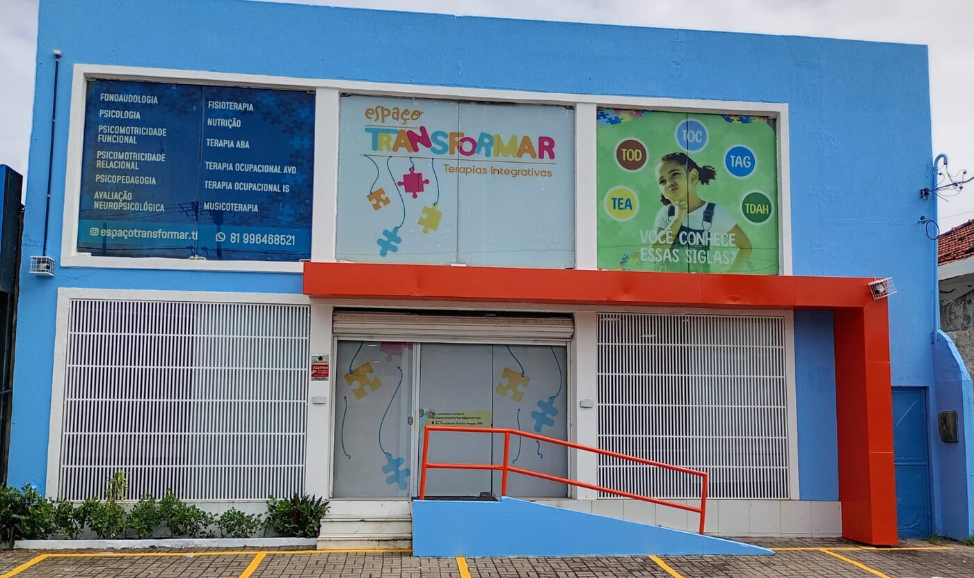 Fachada da unidade do Espaço Transformar em Olinda